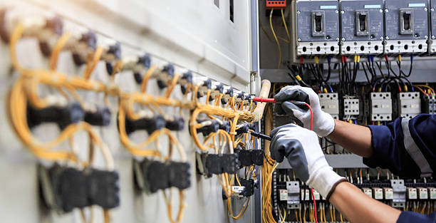 Professional Electrician technician working in Algonquin, MD